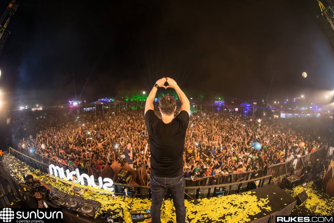 How many alcohol bottles you carry from Goa.